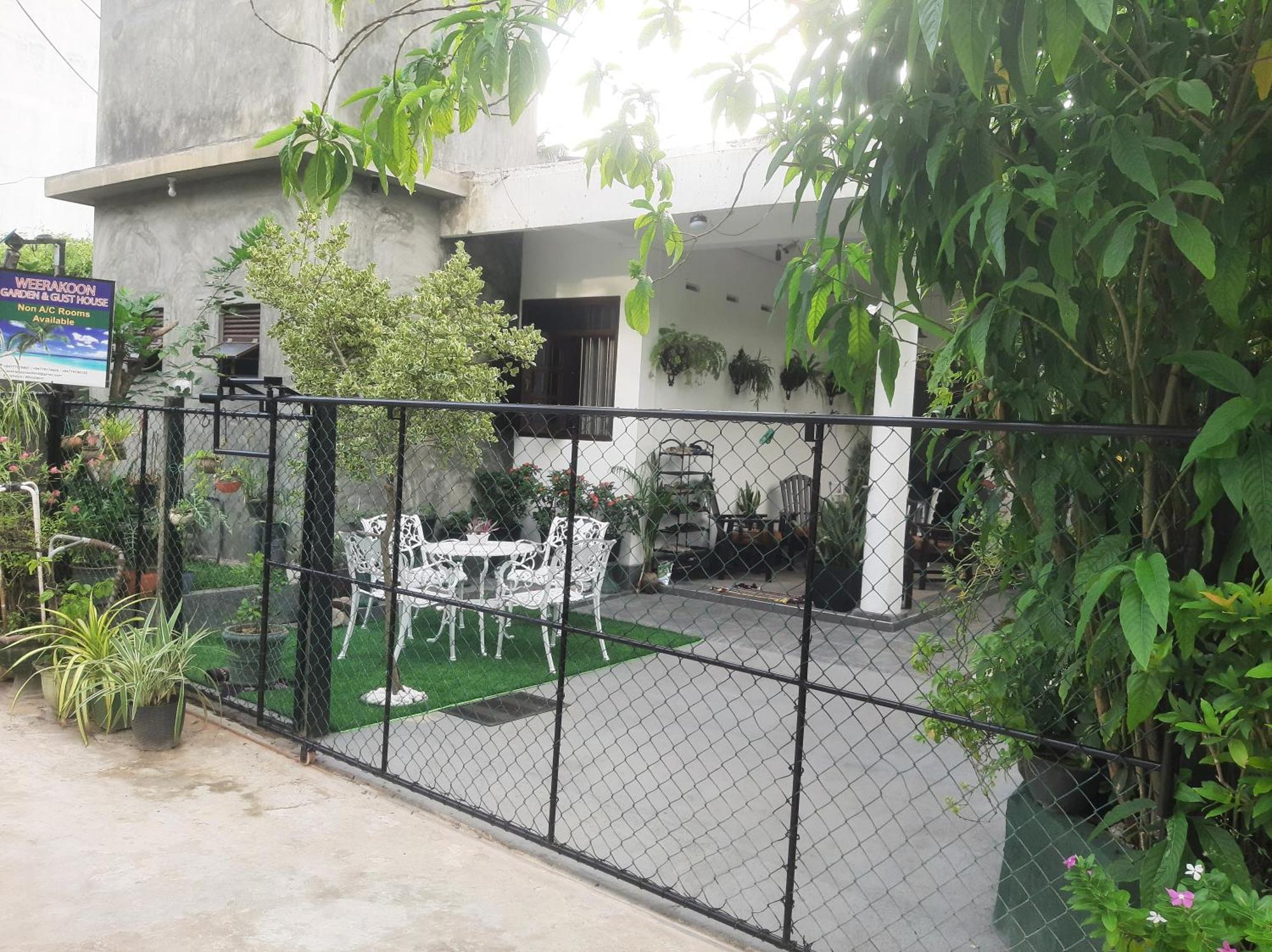 Weerakoon Garden Guest 호텔 히카두와 외부 사진